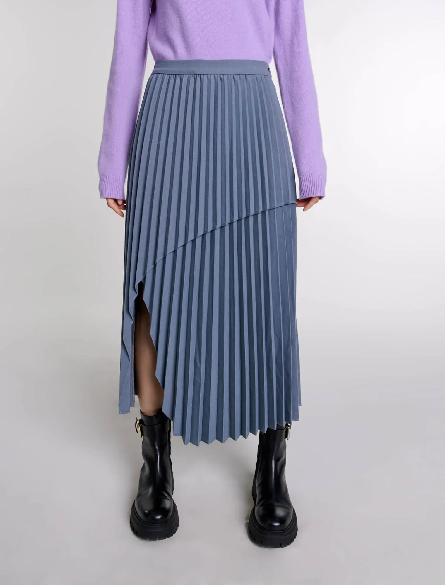 Asymmetrical pleated skirt