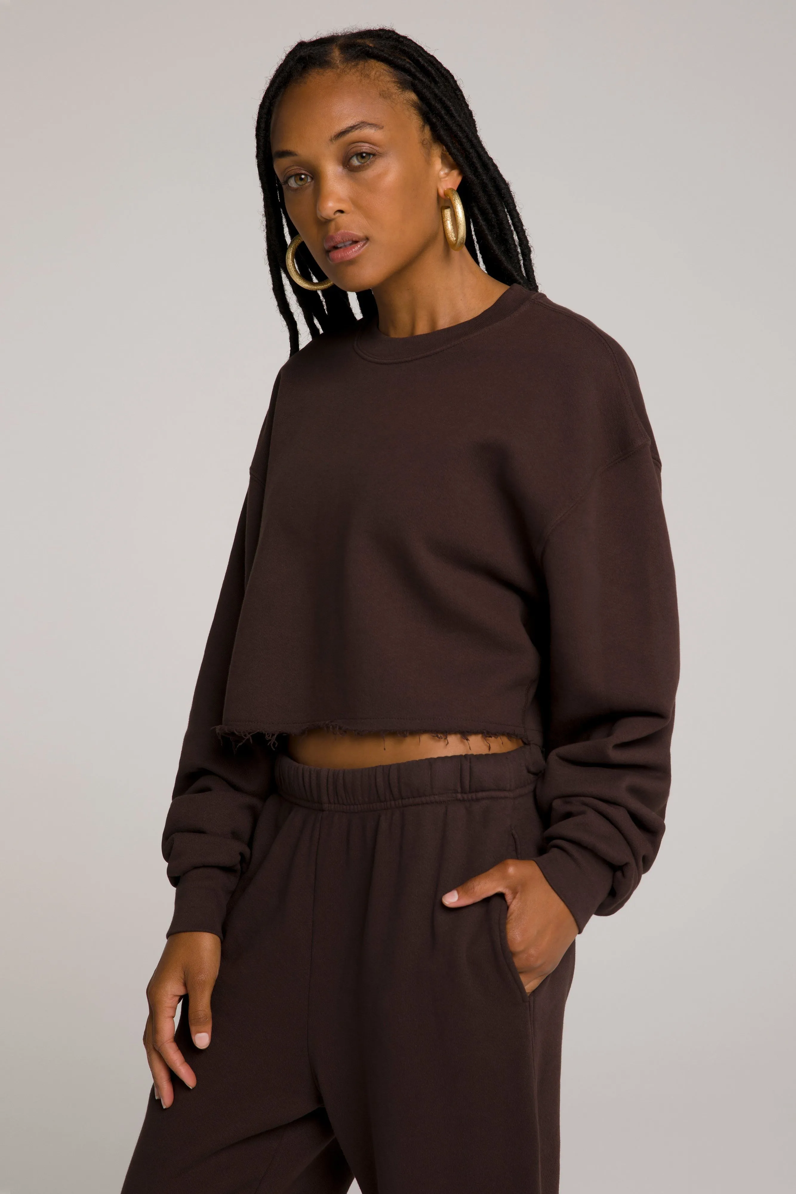 CROPPED & COOL SWEATSHIRT | COFFEE001