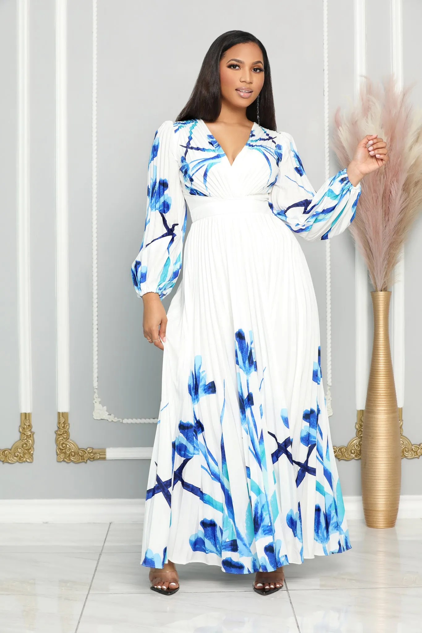 FLORAL PRINT V-NECK PLEATED MAXI DRESS (WHITE)