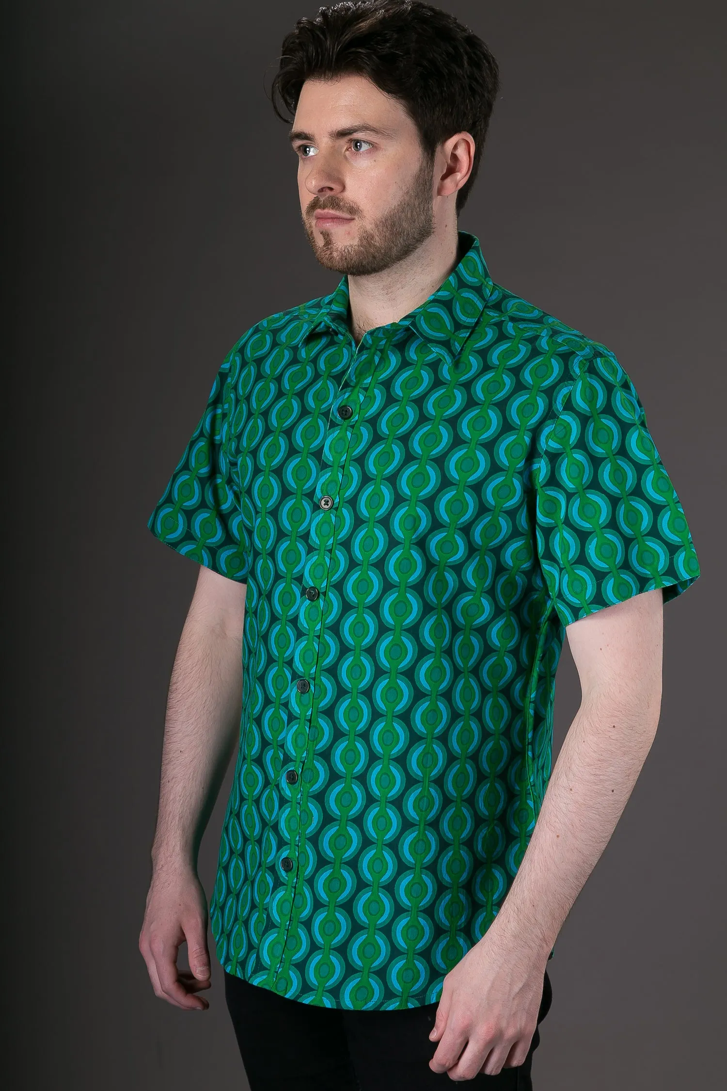 Green Geometric Print Cotton Slim and Regular Fit Mens Shirt Short Sleeve