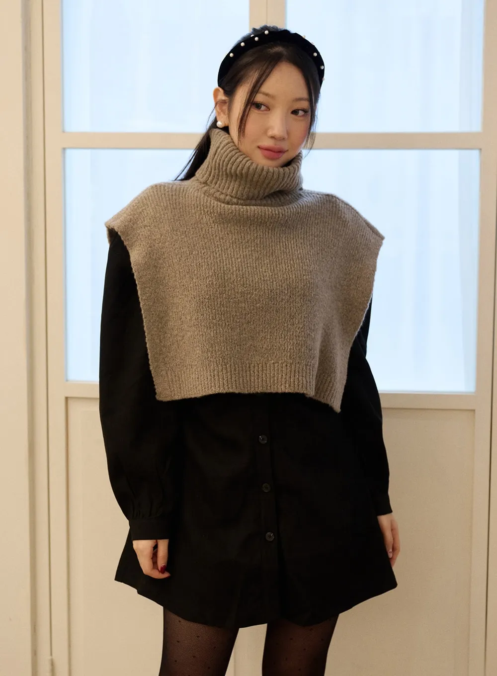 Solid Turtleneck Crop Knit Vest OD326